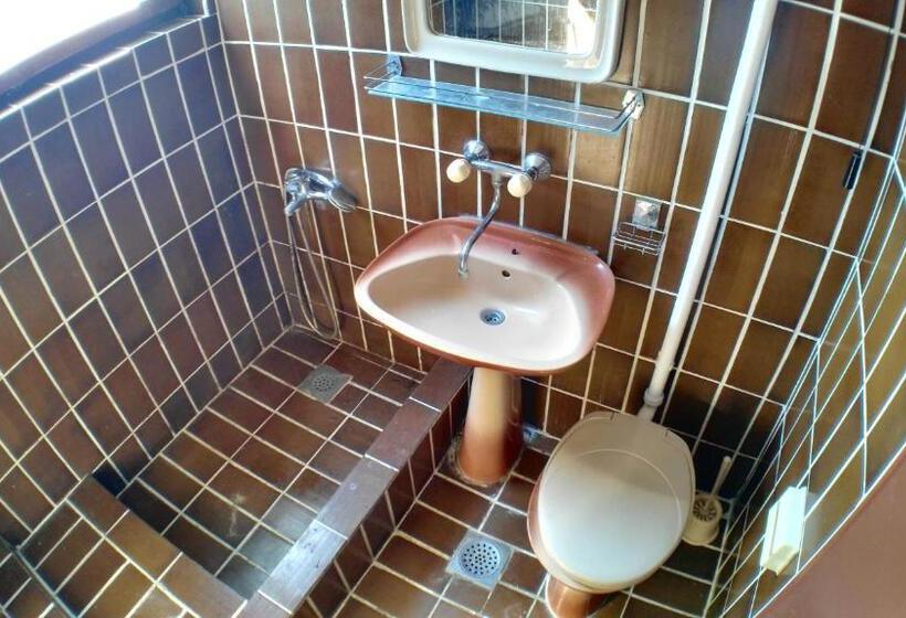 اتاق استاندارد با چشم‌انداز باغ, Guesthouse Obala