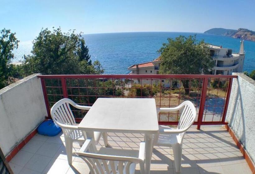 Triple Room Sea View, Guesthouse Obala