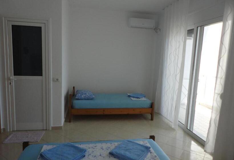 Трежместный Номер Economy, Spiro Guest House