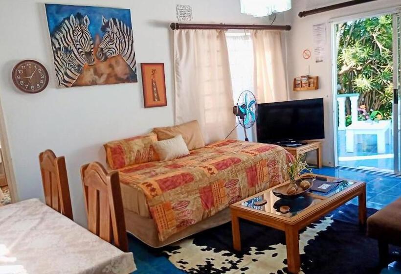 کلبه ییلاقی سوپریور یک خوابه, Queensburgh B&b Or Self Catering