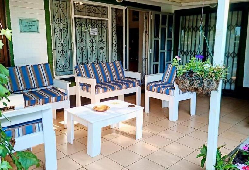 اتاق لوکس با چشم‌انداز استخر, Queensburgh B&b Or Self Catering