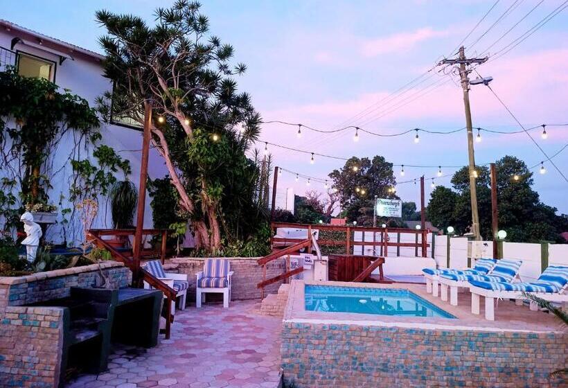 اتاق لوکس با چشم‌انداز استخر, Queensburgh B&b Or Self Catering