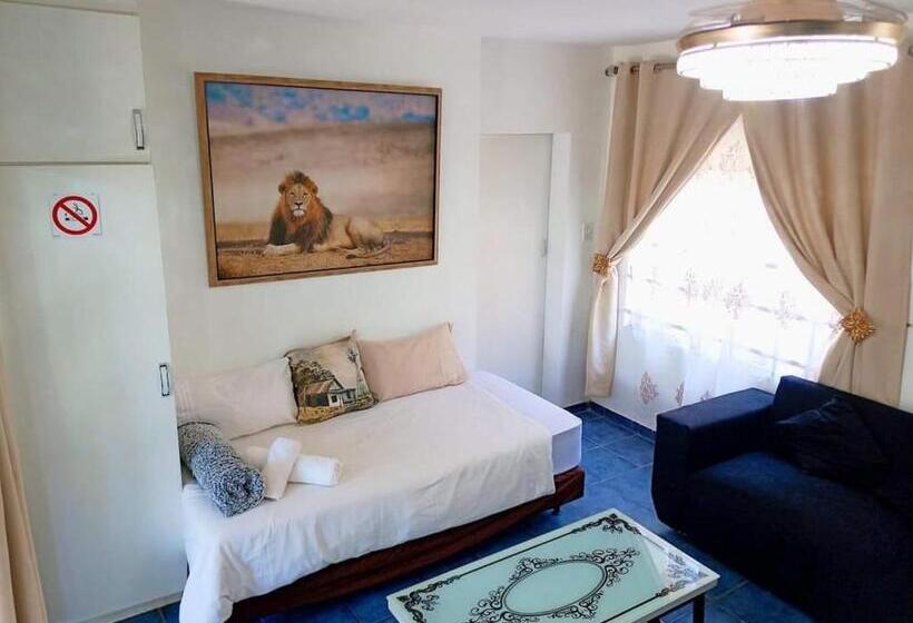 کلبه ییلاقی, Queensburgh B&b Or Self Catering