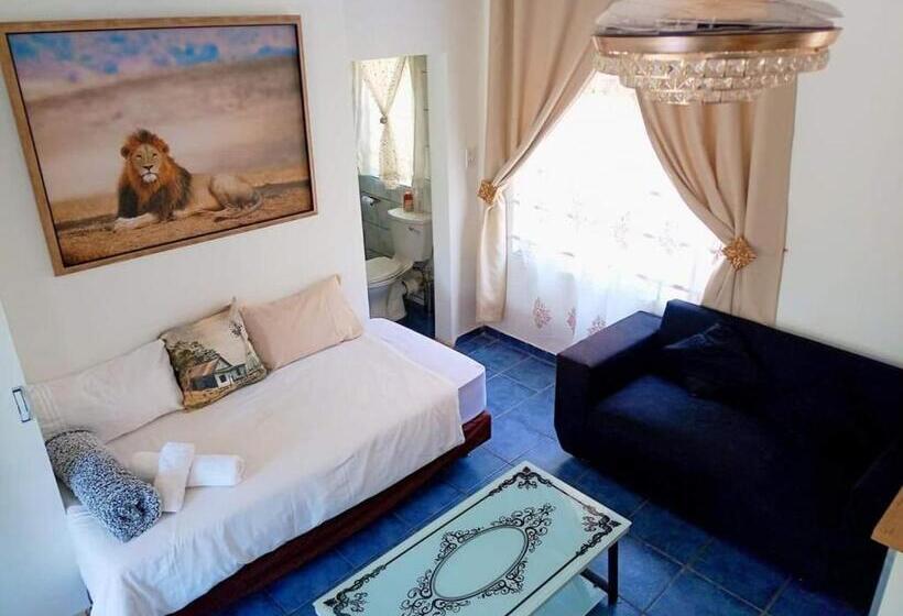 کلبه ییلاقی, Queensburgh B&b Or Self Catering