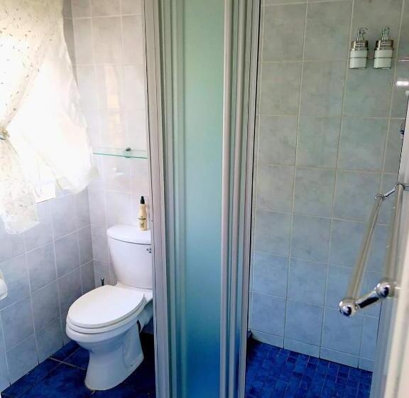 کلبه ییلاقی, Queensburgh B&b Or Self Catering