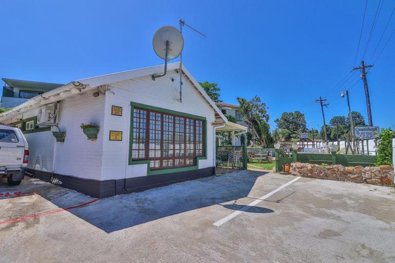 کلبه ییلاقی, Queensburgh B&b Or Self Catering