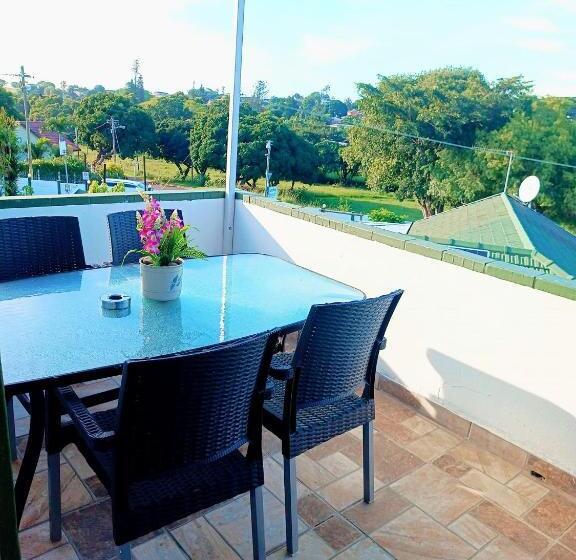 کلبه ییلاقی, Queensburgh B&b Or Self Catering