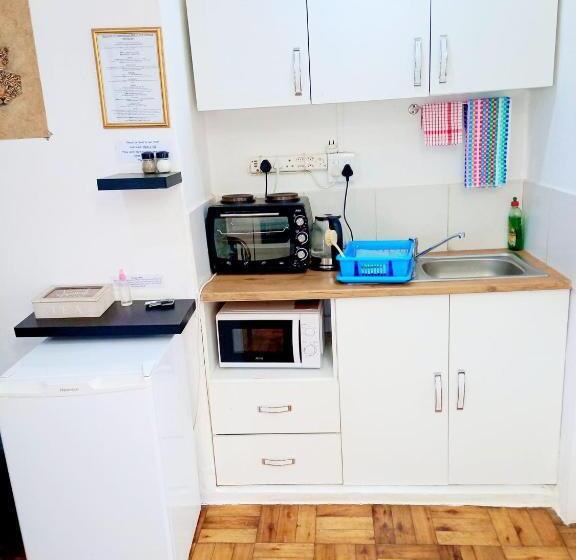 اتاق لوکس با چشم‌انداز باغ, Queensburgh B&b Or Self Catering