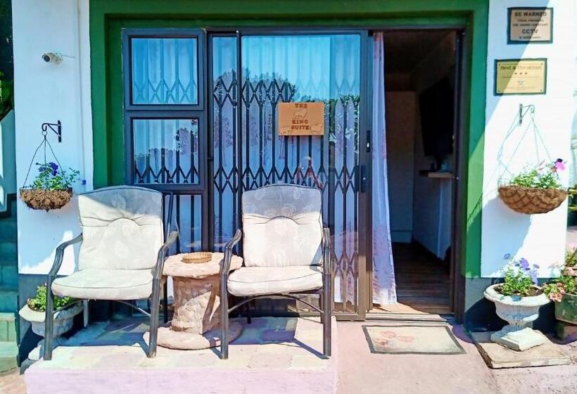 سوئیت با تخت بزرگ, Queensburgh B&b Or Self Catering