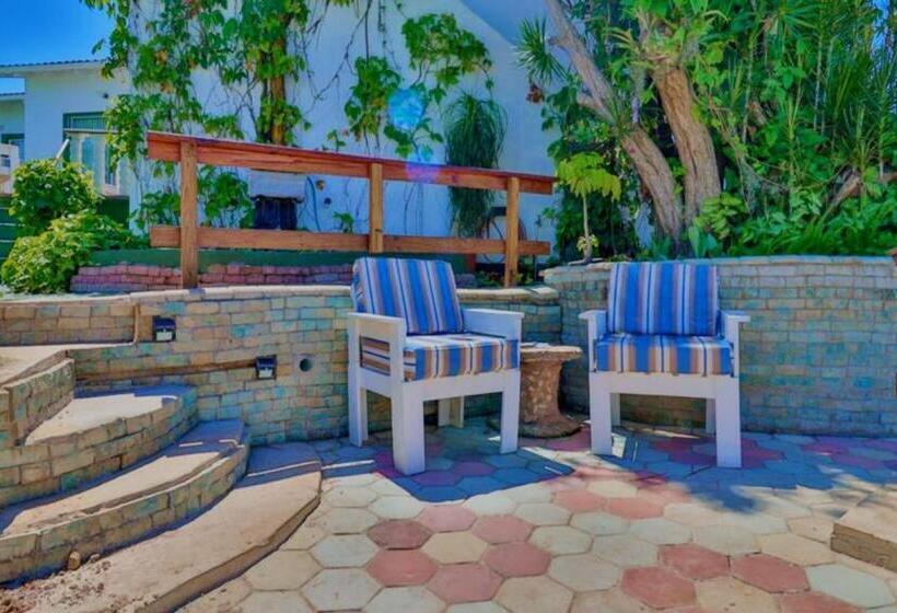 سوئیت با تخت بزرگ, Queensburgh B&b Or Self Catering