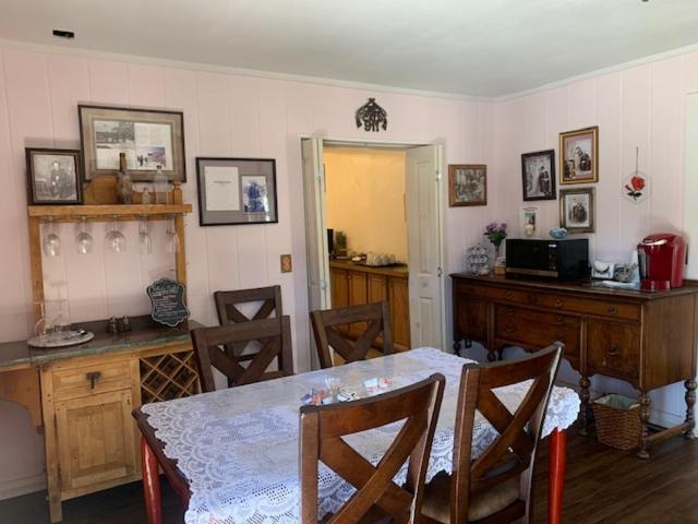 디럭스 스위트, Tombstone Bordello Bed & Breakfast