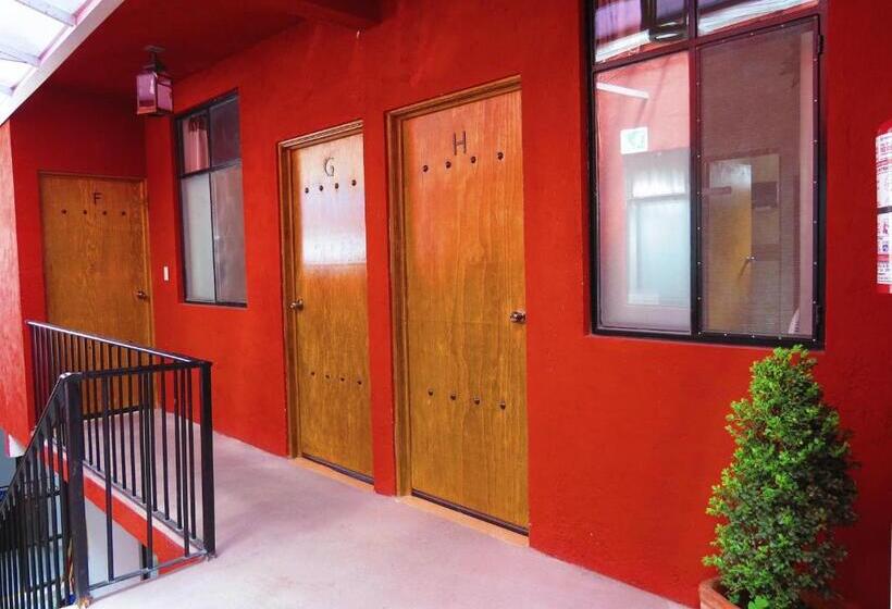 Economy Quadruple Room, La Catrina Hostel