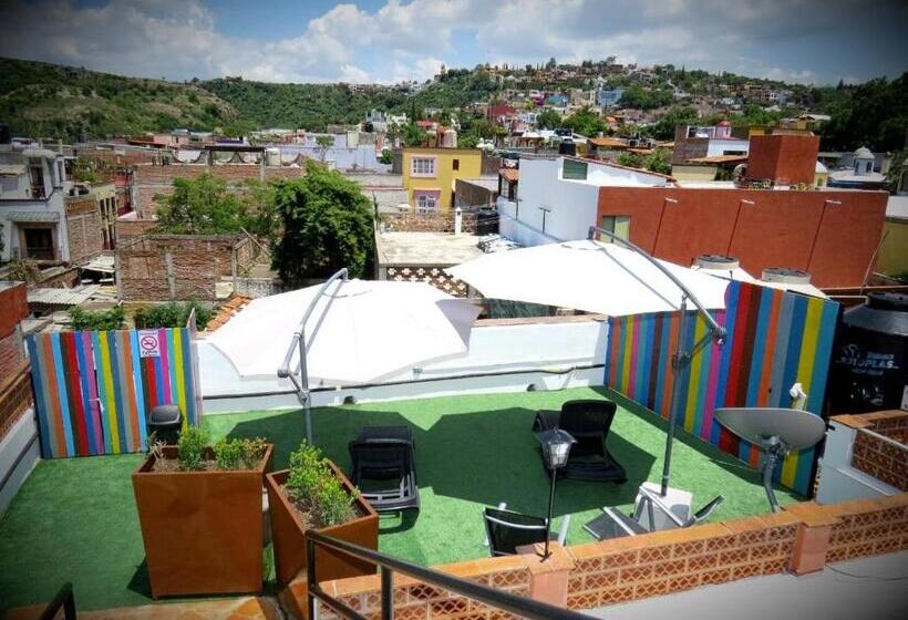 اتاق استاندارد, La Catrina Hostel