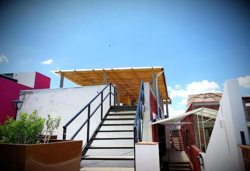 اتاق استاندارد, La Catrina Hostel