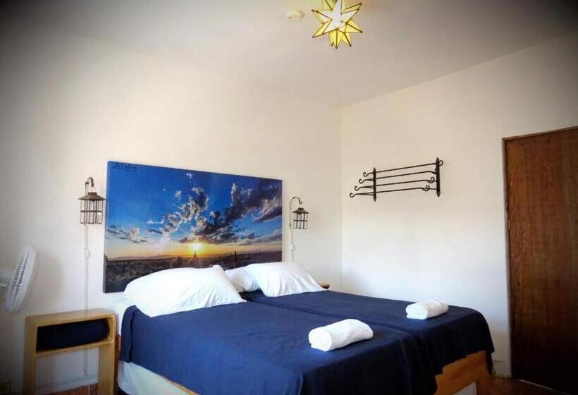 اتاق استاندارد, La Catrina Hostel