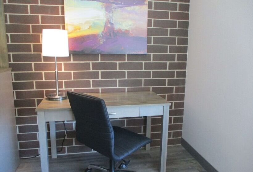 带2个双人床的标准工作室, Best Western Plus Executive Residency Waterloo & Cedar Falls
