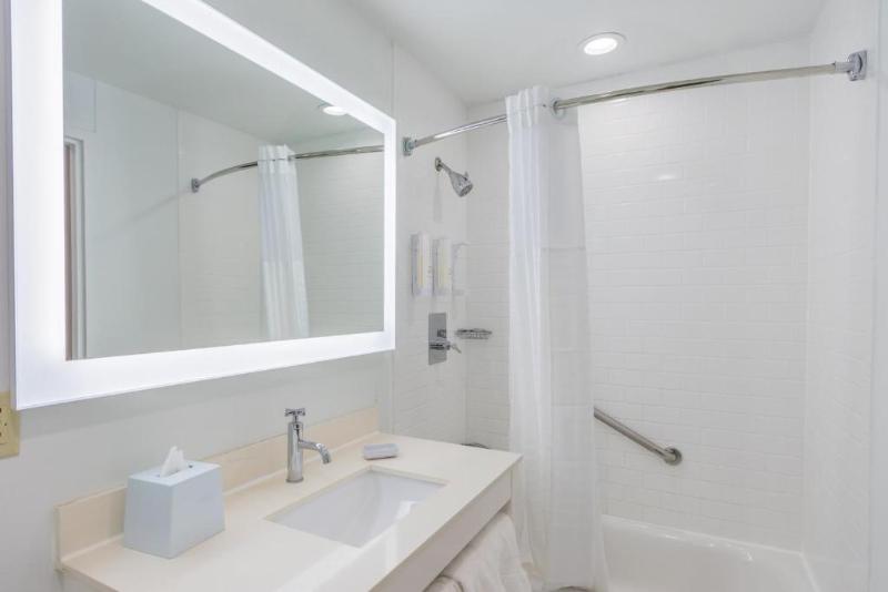 Люкс Кровать Кинг, Clarion Pointe Galveston Seawall