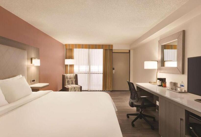 اتاق استاندارد با تخت بزرگ, Radisson Hotel Lenexa Overland Park
