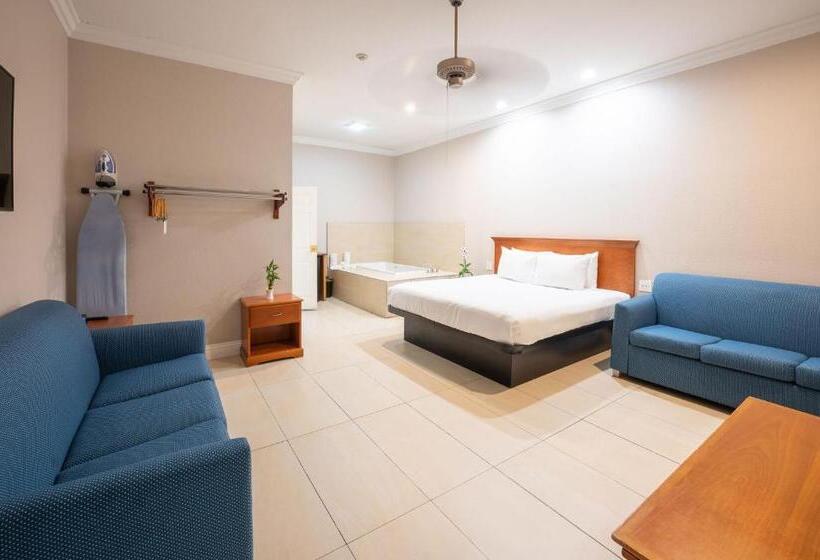 디럭스 스위트 킹 침대, Ramada By Wyndham Redondo Beach