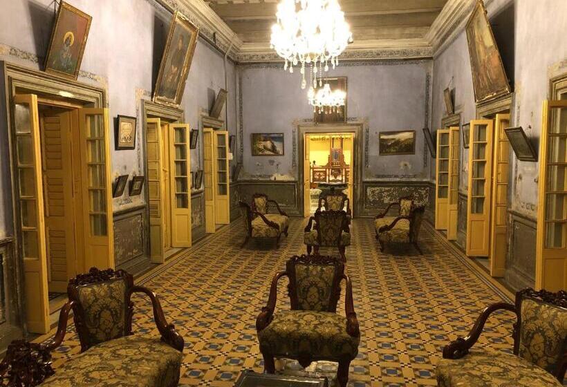 Люкс Кровать Кинг, Cossimbazar Palace Of The Roys