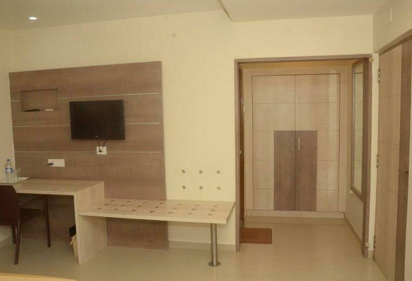 豪华房间, Kanakabhishegam First Hotel From The Thirukadaiyur Temple