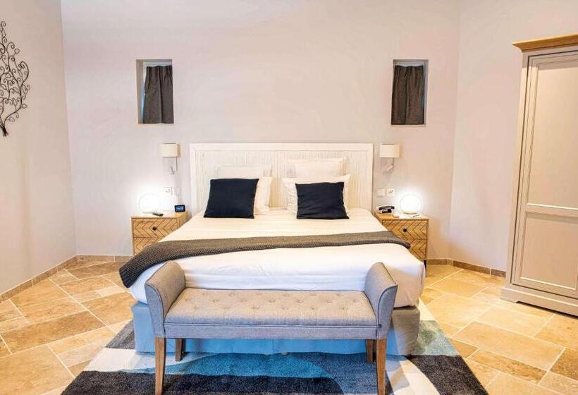 Люкс с Террасой, Domaine Ribiera, Hotel 5 Etoiles, Spa & Golf   Forcalquier