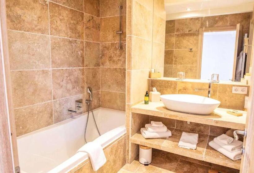 Номер Superior Кровать Кинг, Domaine Ribiera, Hotel 5 Etoiles, Spa & Golf   Forcalquier