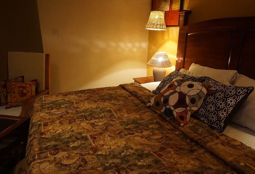 سوییت با چشم‌انداز باغ, Accra Royal Castle Apartments & Suites