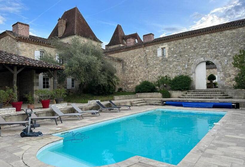 Апартаменты 1 Спальня, Chateau De Mazelieres