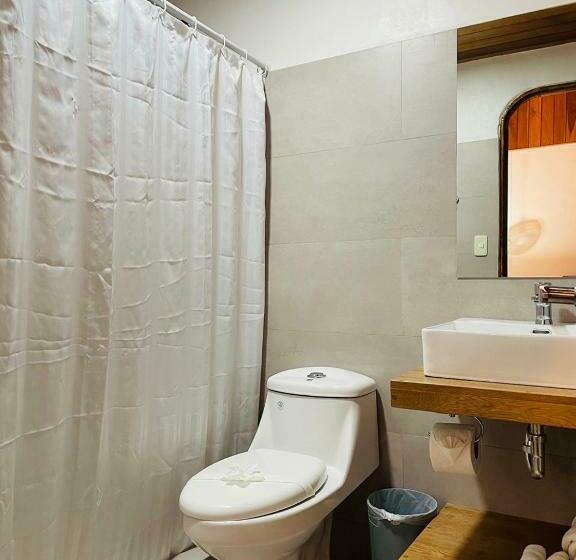 Номер Стандарт 2 Двуспальные Кровати, Ocotal Bed & Breakfast