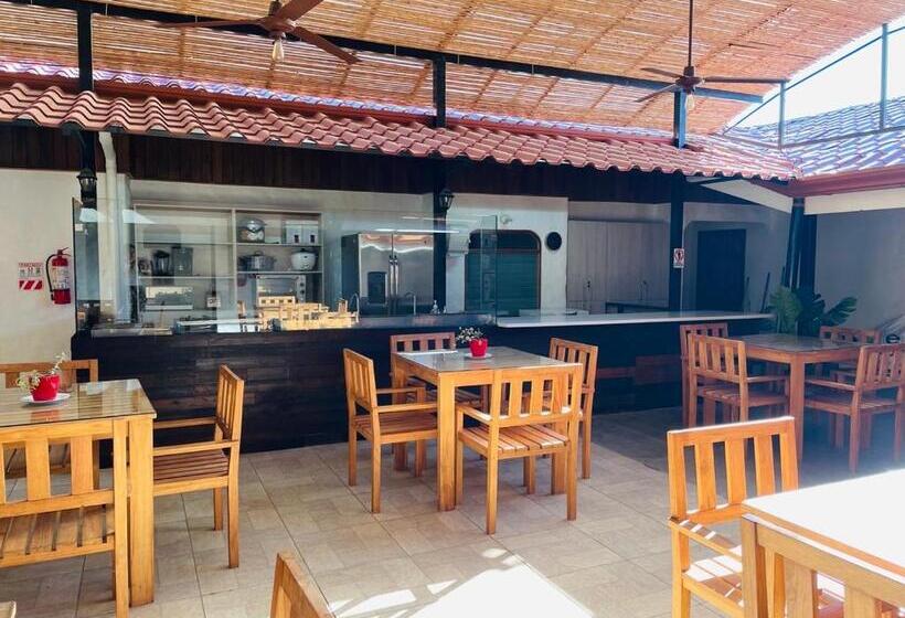 Номер Стандарт 2 Двуспальные Кровати, Ocotal Bed & Breakfast