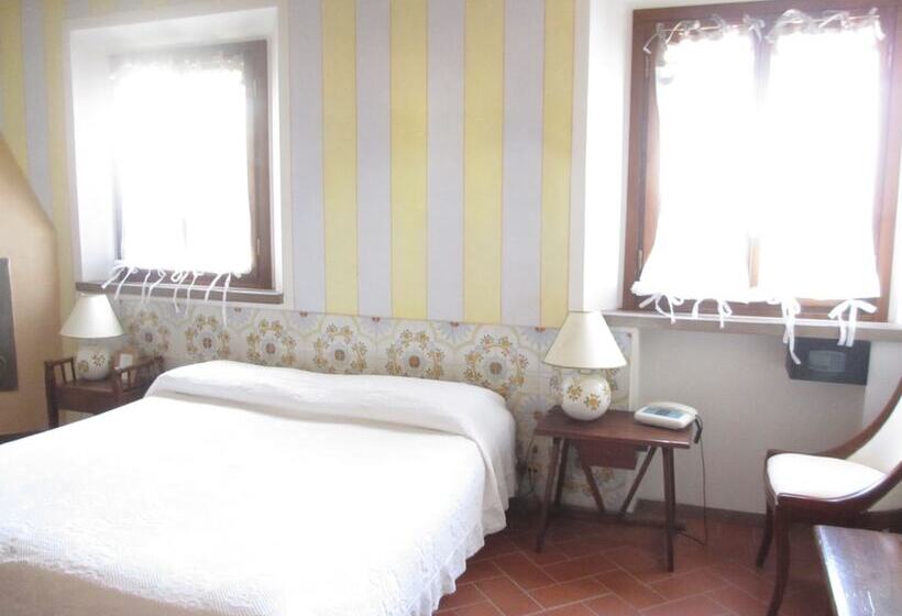 标准三人间, Locanda Le Boscarecce