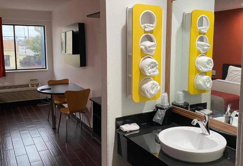 Номер Deluxe Кровать Кинг, Relax Inn