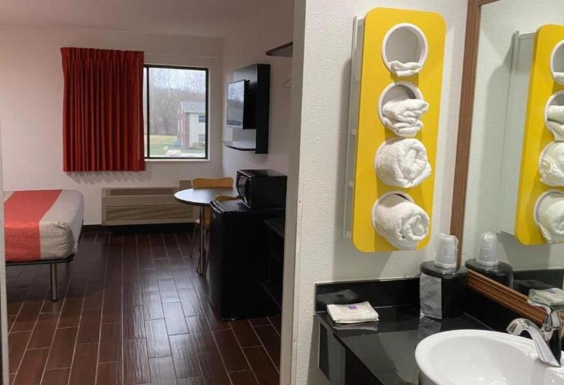 Номер Стандартный Кровать Куин, Relax Inn
