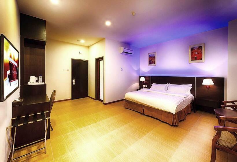 Quarto Superior Cama King, Ernes Hotel Alma Bukit Mertajam
