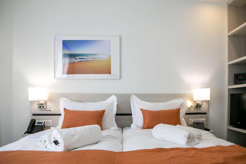 Номер Deluxe Кровать Кинг, Ernes Hotel Alma Bukit Mertajam