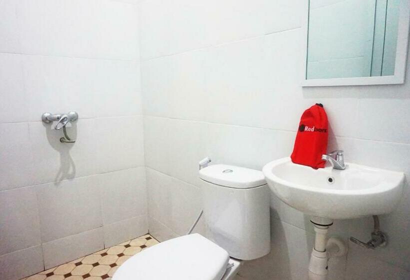 Номер Стандарт, Reddoorz @ Jalan Tanjung Blitar