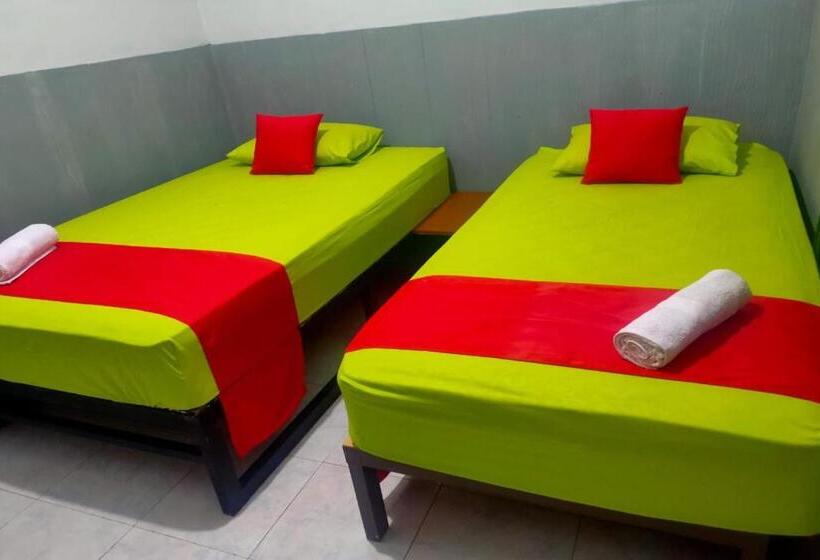 Номер Стандарт, Reddoorz Plus Near Alun Alun Sumenep