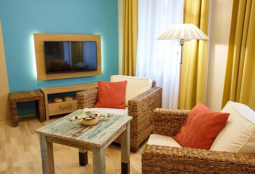 استودیوی لوکس, Vila Terra