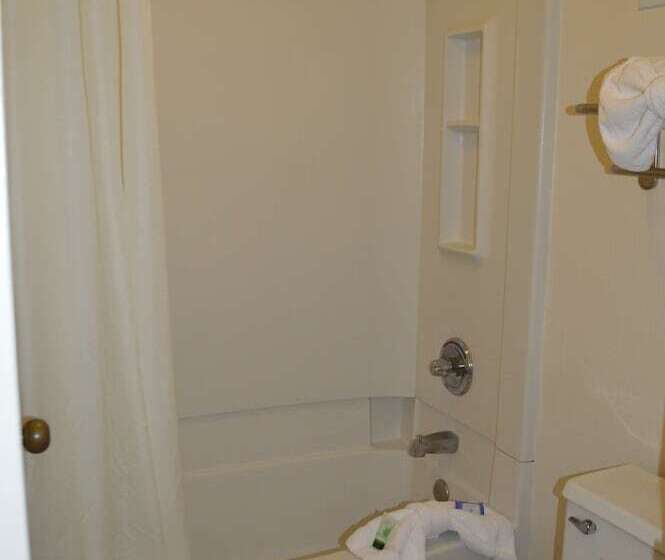 اتاق استاندارد با 2 تخت دوبل, Bluegrass Extended Stay