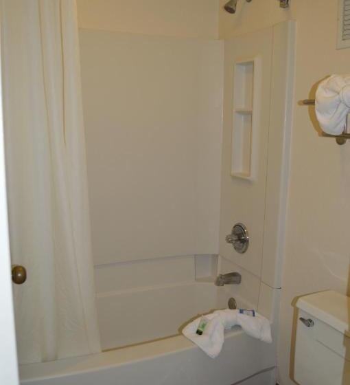 اتاق استاندارد با 2 تخت دوبل, Bluegrass Extended Stay