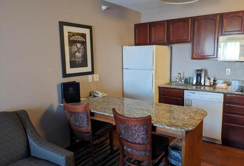 Люкс, Grandstay Residential Suites
