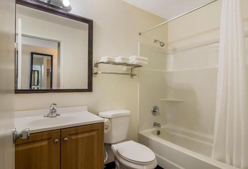带大床的标准间, Rodeway Inn Enumclaw Mount Rainier Crystal Mountain Area