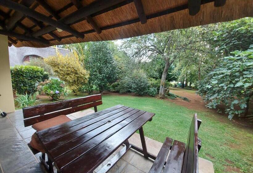 Номер Стандарт, Little Milton, 10 Patrick Guildbridge Road Off The R103 Rosetta