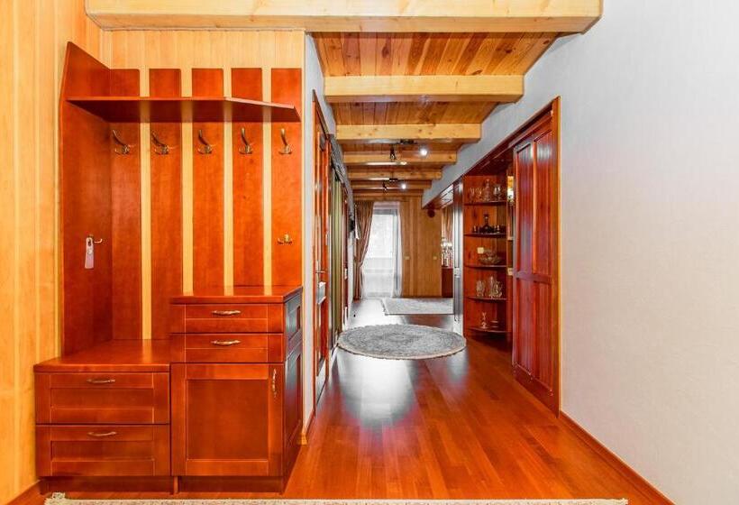 Апартаменты 3 Спальни, Atava Family House