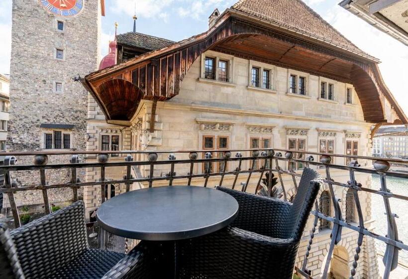 سوئیت با وان آب گرم, Altstadt Hotel Magic Luzern