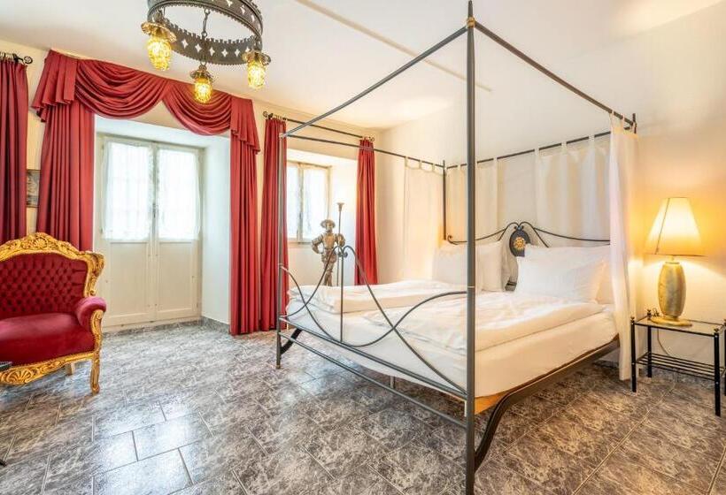 سوئیت با وان آب گرم, Altstadt Hotel Magic Luzern