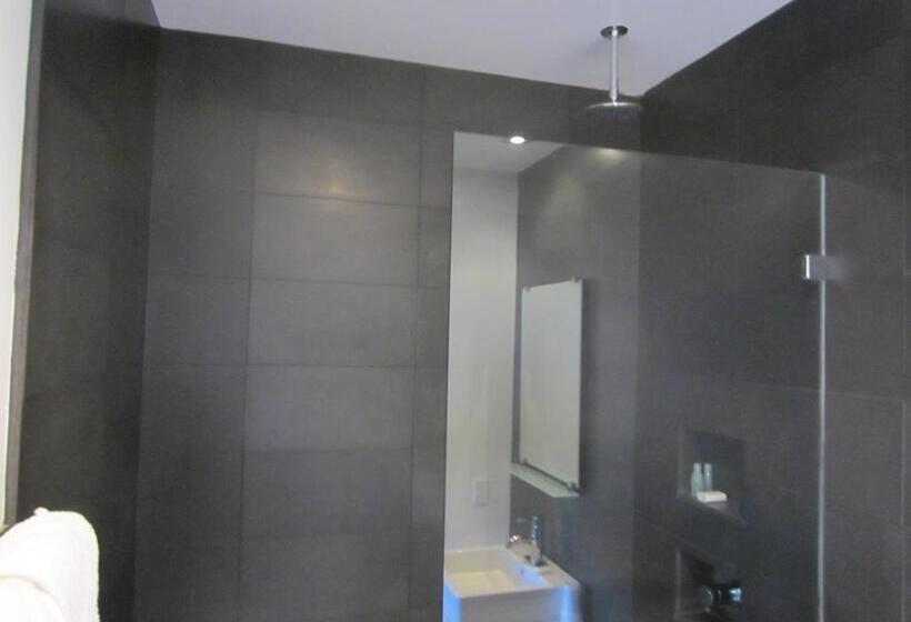 Quarto Estandar, La Pensione