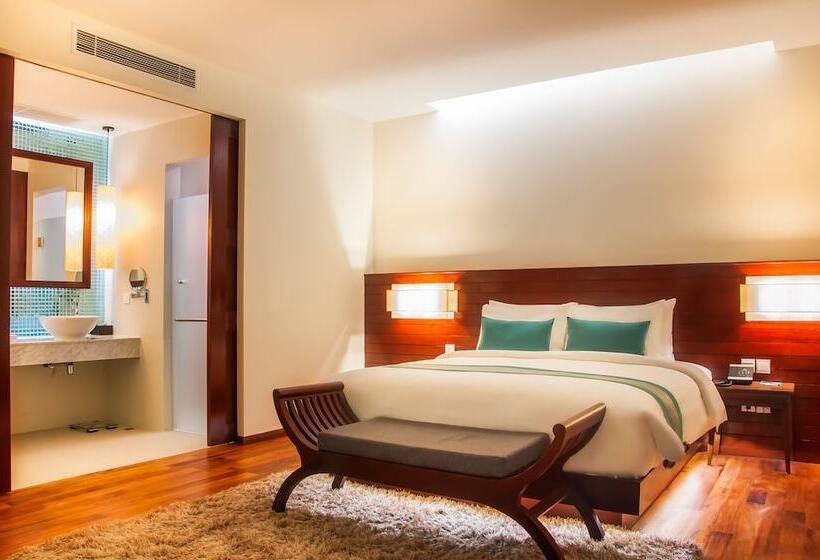 سوییت, Lotus Blanc Resort