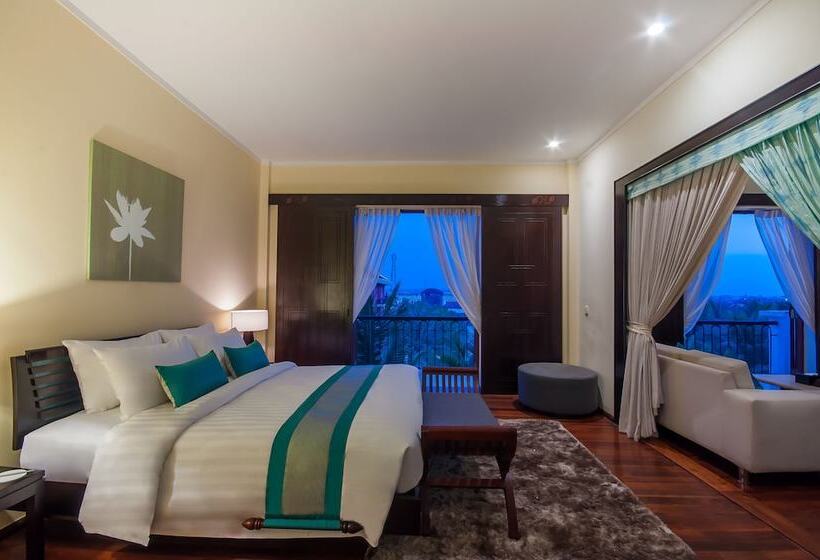 سوییت, Lotus Blanc Resort